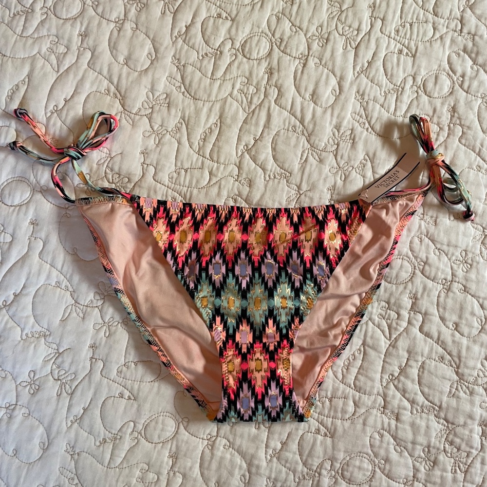 Victoria’s Secret bikini bottoms - lot of 2 - NWT - Picture 4 of 7